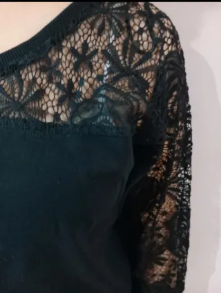 Maglia nera con pizzo