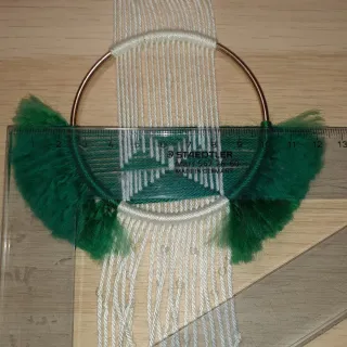 Decoración de pared con aro metálico