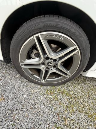 Llantas Mercedes AMG (4 unidades) con neumaticos