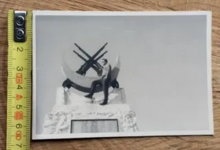 Fotografía antigua monumento Regulares