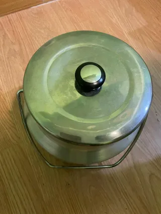 Lechera antigua de aluminio