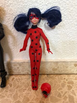 Muñecos Ladybug y Cat Noir