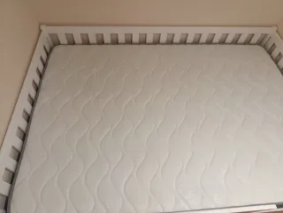 Cama tatami madera blanca + colchón 135