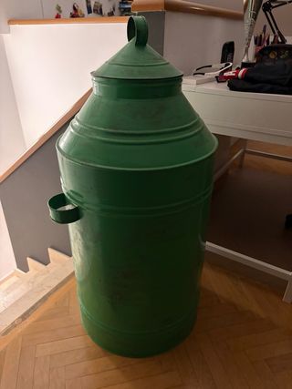 Aceitera  grande antigua restaurada verde