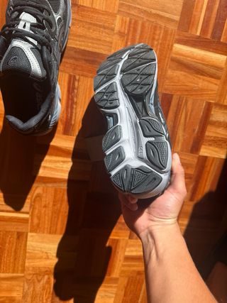 Asics Gel NYC Negras Talla 43.5