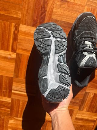 Asics Gel NYC Negras Talla 43.5