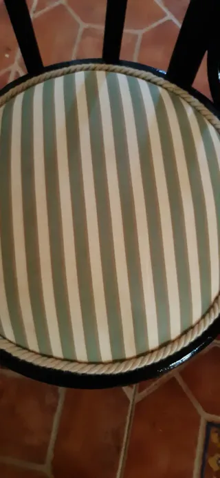 6 Sillones antiguos con medallón de madera + 3