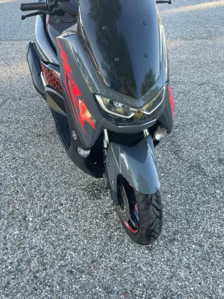 Yamaha NMAX 125 Scooter Negro