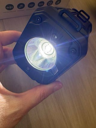 Radio de manivela solar emergencia. PRECINTADA