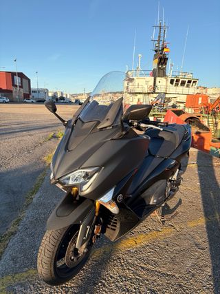 Yamaha Tmax 530 SX Negra