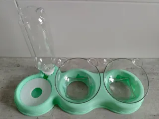 Cibo e acquaio per animali domestici