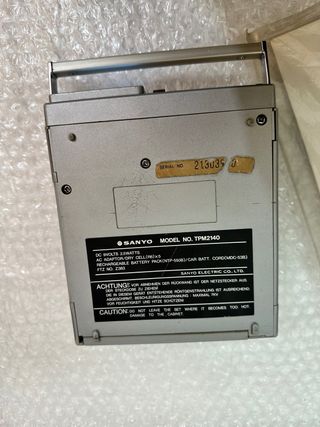 Sanyo TPM2140 TV Mini Portátil AM/FM Reloj