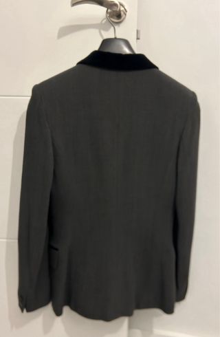 Americana gris mujer con solapa negra terciopelo