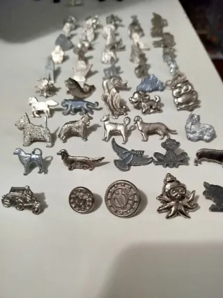 Lote 50 pins plateados x 3€