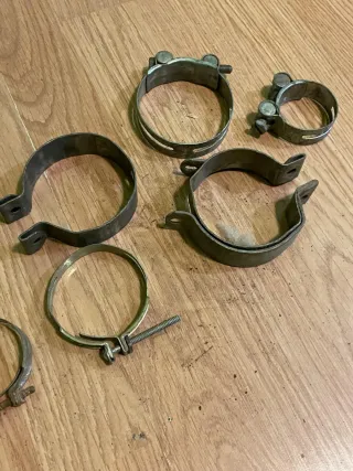 Abrazaderas metálicas antiguas