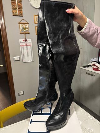 Stivali alti neri Guess