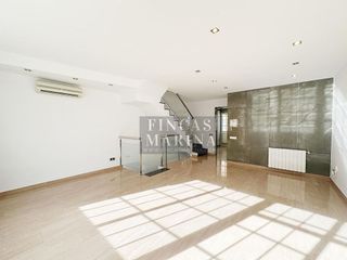 Casa adosada en alquiler en Passeig Maragall - Zona Estació en Gavà