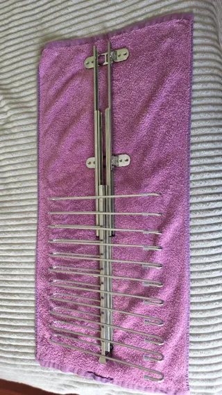 Pantalonera extensible de metal