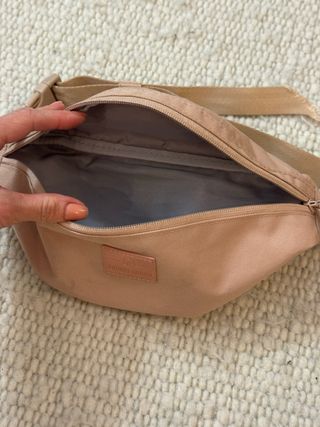 Due marsupi, verde brillante e rosa sbiadito