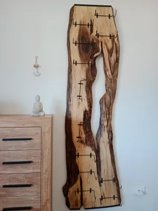 Botellero rústico de madera para pared