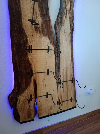 Botellero rústico de madera para pared