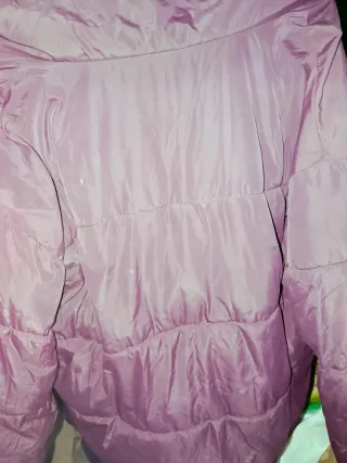 Cazadora acolchada burdeos mujer