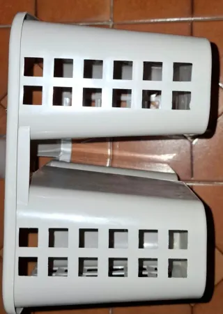 Porta stoviglie e piatti in plastica