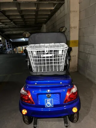 Scooter Eléctrico Azul a estrenar