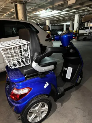 Scooter Eléctrico Azul a estrenar