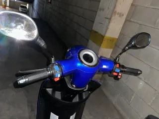 Scooter Eléctrico Azul a estrenar