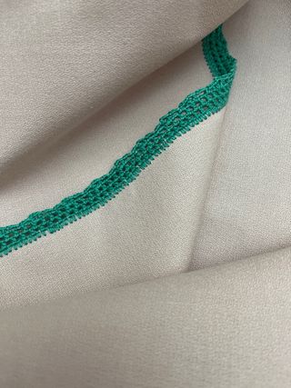 Mantel antiguo rosa pintado a mano 160x125 cm