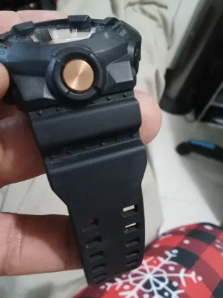 Reloj Casio G-Shock Negro y Dorado