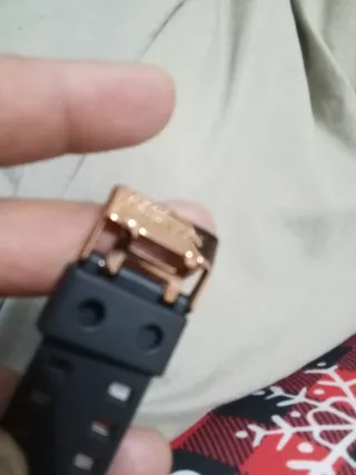 Reloj Casio G-Shock Negro y Dorado