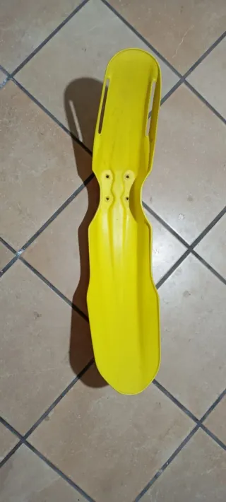 Guardabarros Delantero Suzuki DRZ 400S Amarillo