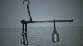 Báscula antigua de gancho