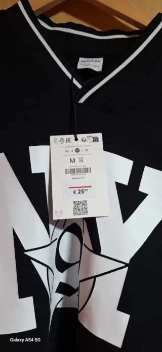 Camiseta Bershka Talla M Negra