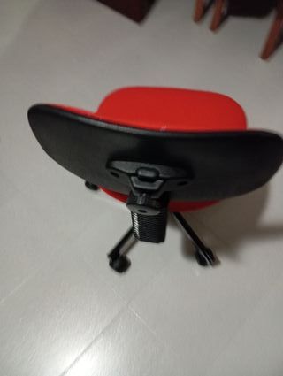 Silla de escritorio infantil roja