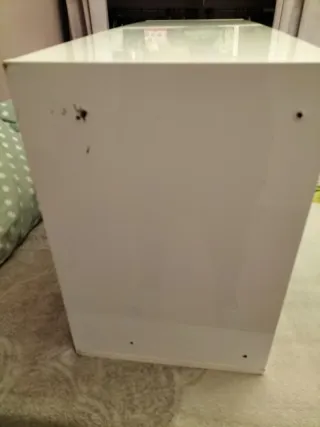 Armario de pared negro y blanco