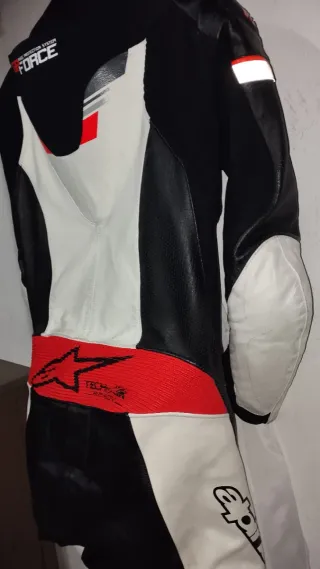 Mono Alpinestars GP Force V2 Chaser talla 50