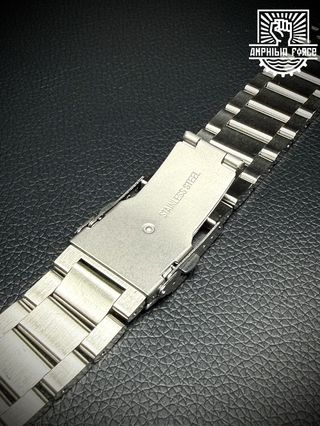 Armis Brazalete macizo Vostok de 22mm nuevo