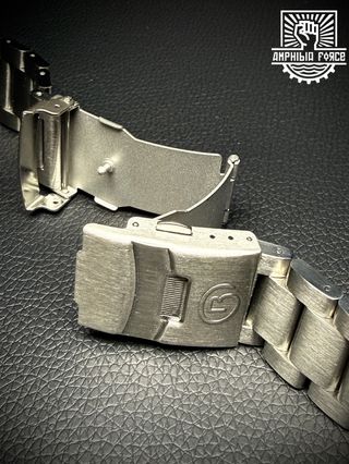 Armis Brazalete macizo Vostok de 22mm nuevo