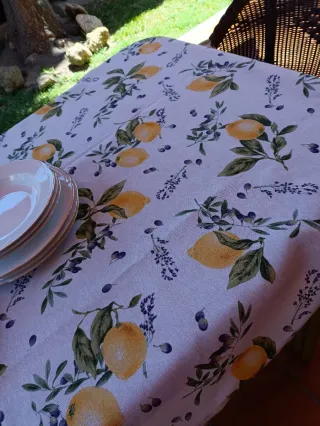 Mantel hecho por modista