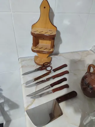 Set di coltelli in legno