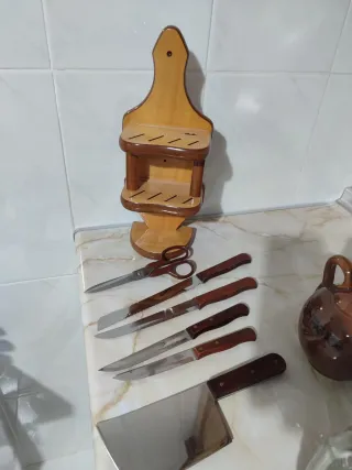 Set di coltelli in legno