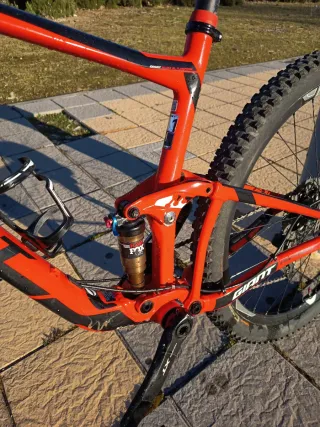 Bicicleta Montaña Roja Giant Anthem