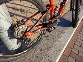 Bicicleta Montaña Roja Giant Anthem