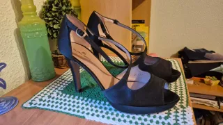 Salones Gloria Ortiz Negros Talla 39