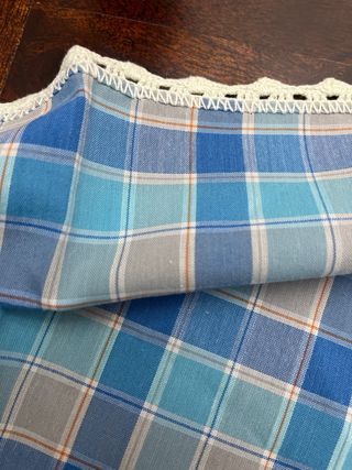 Mantel antiguo cuadros azul y gris