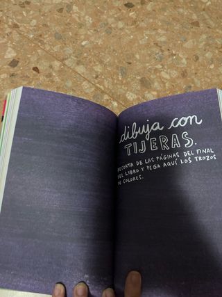 Destroza este diario. Ahora a todo color