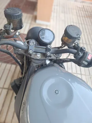 Yamaha YZF 750 cafe racer